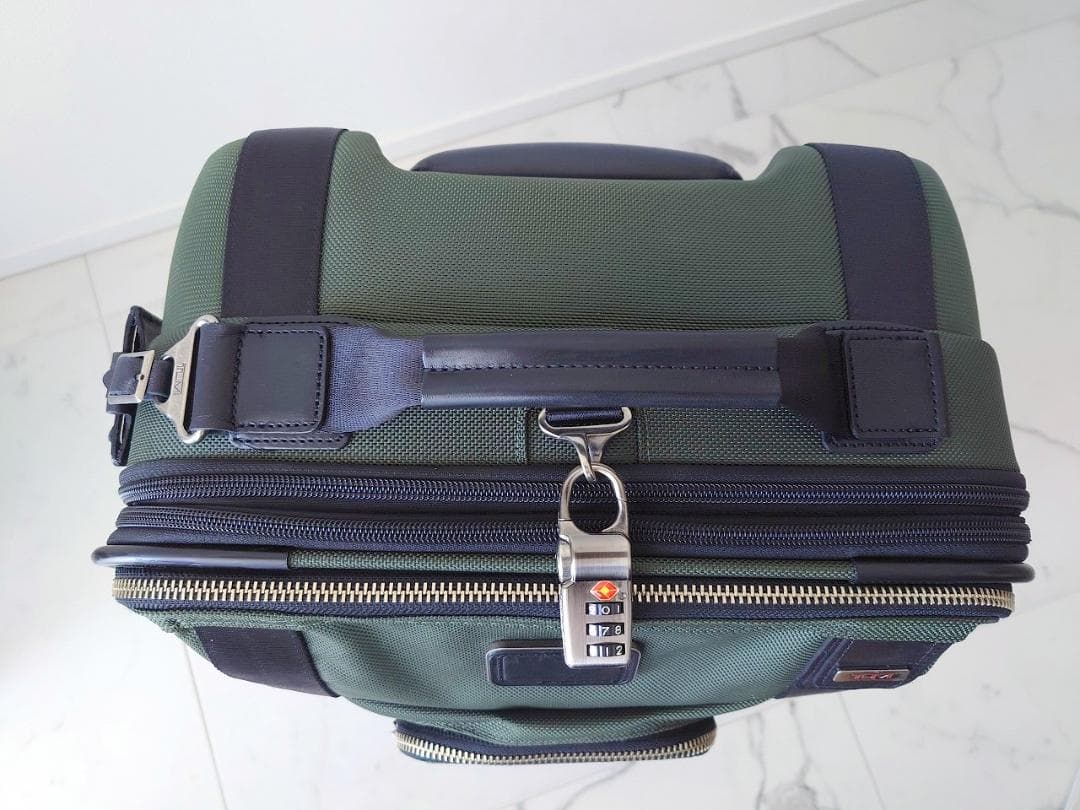 【美品】TUMI アルファブラボー 2輪キャリーバッグ 機内持ち込み可