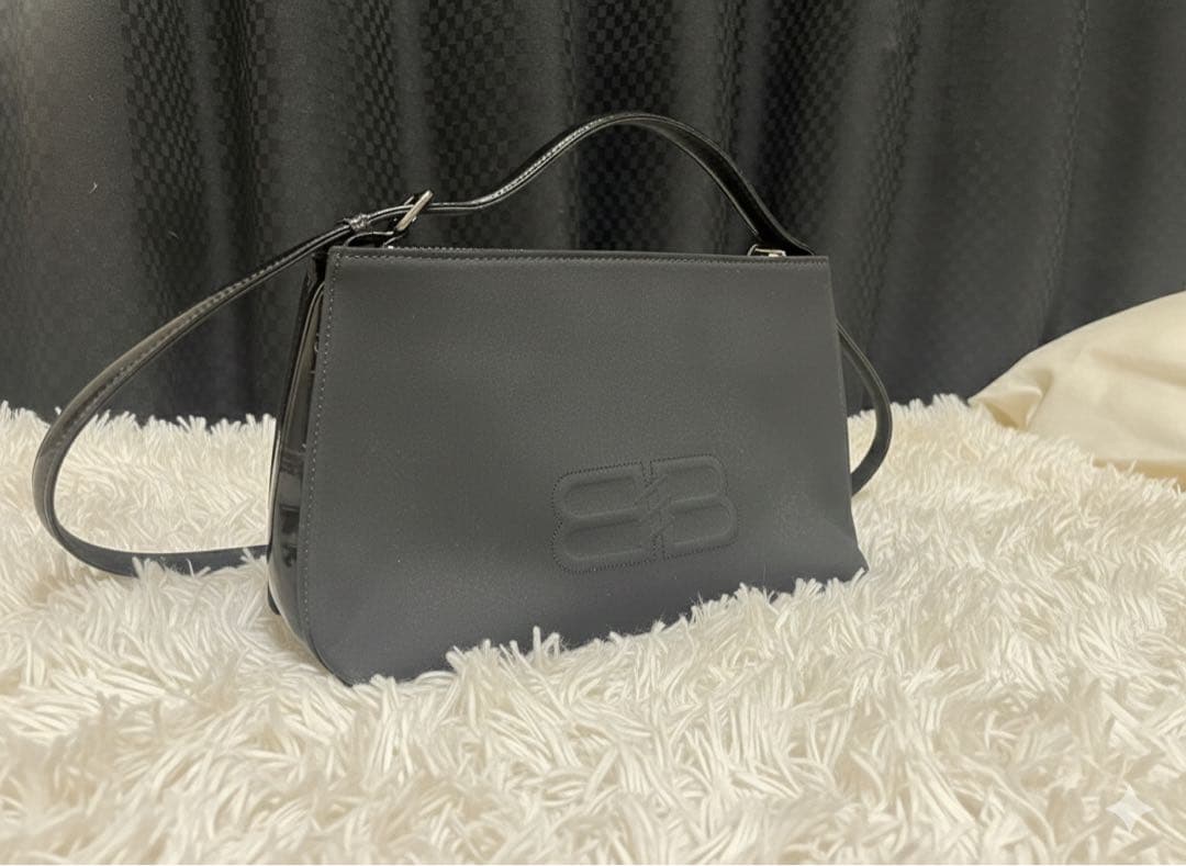 BALENCIAGA ショルダー サブバッグ　パーティバッグ　ポーチ