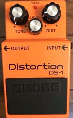 ■BOSS　DS-1エフェクター