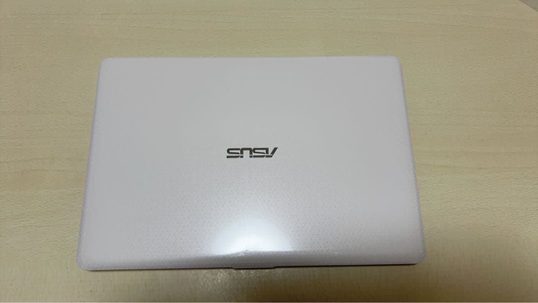 美品 ASUS エイスース ノートPC E203MA-4000W パールホワイト