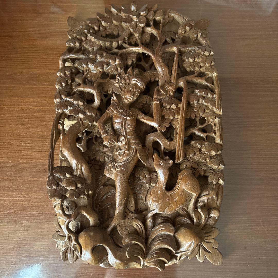 バリ島 GARUDAショップ購入 ヴィンテージ木彫り壁掛けアート（人物と鹿）