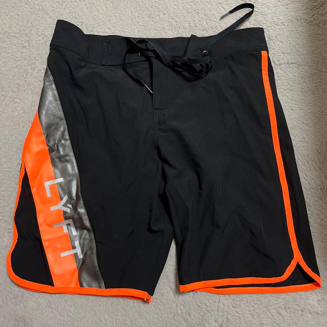 LYFT サーフパンツMサイズ 黒・オレンジ