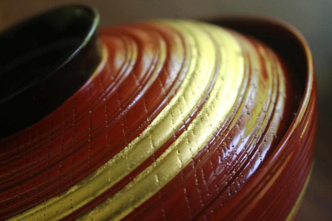 時代逸品！極上糸目朱漆に優美な松葉蒔絵の映えるお椀2点（検輪島塗蒔絵椀雑煮椀