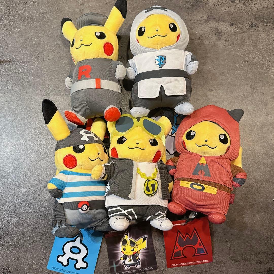 ピカチュウ 団員ごっこ　ボスごっこ　ぬいぐるみ