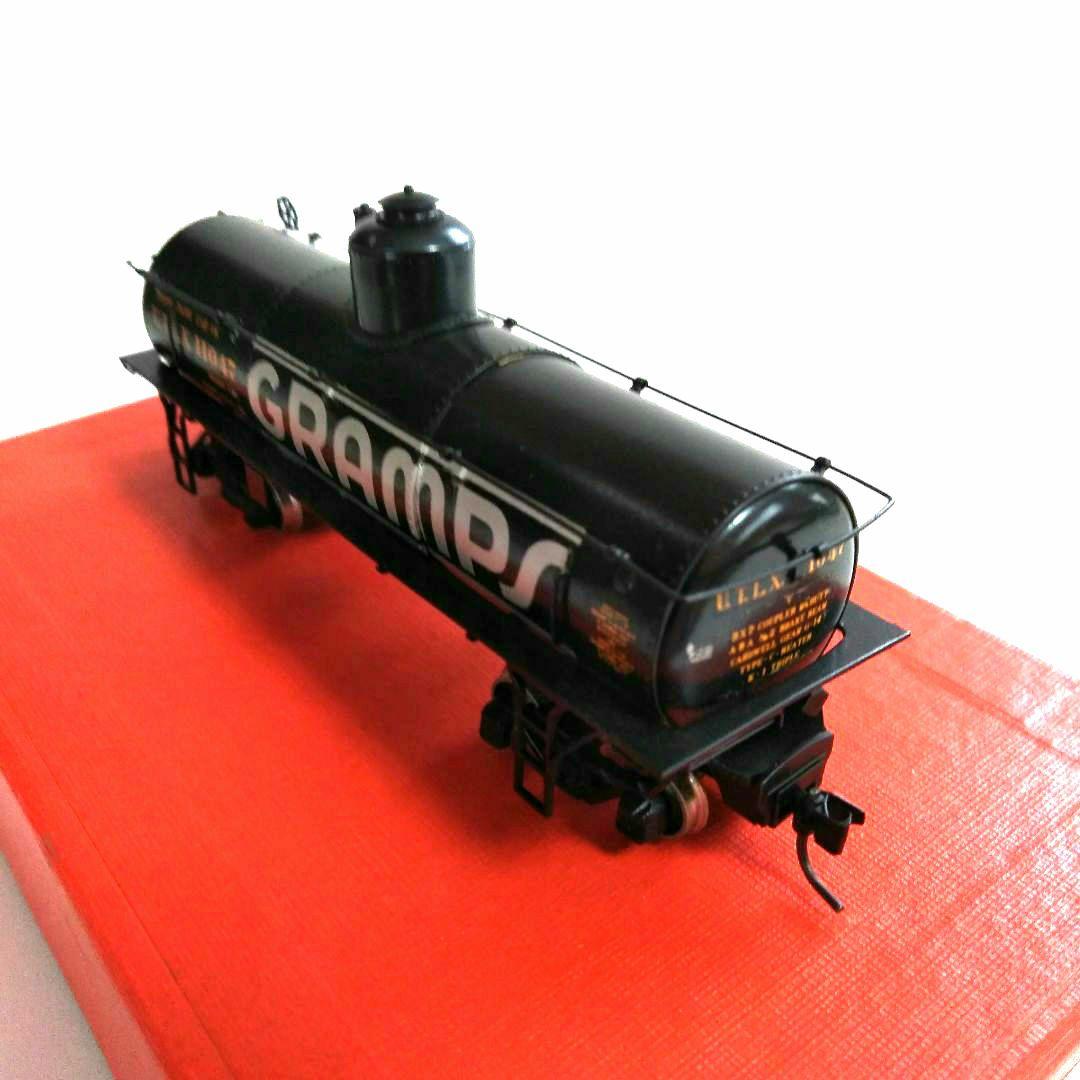 U.T.L.X.　GRAMPS  FRAMELESS TANK CAR　HOn3
