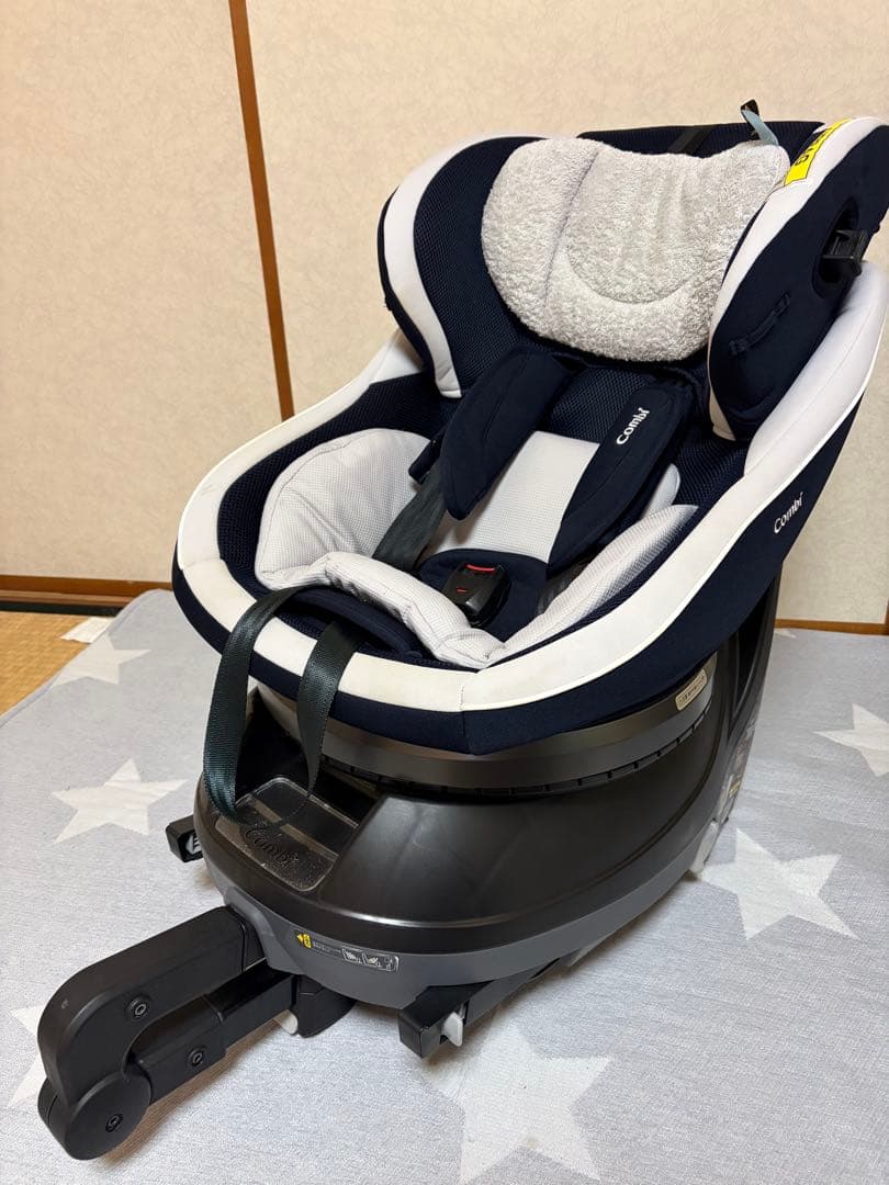 コンビ　チャイルドシート　クルムーヴスマート isofix