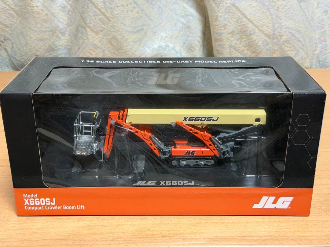 【新品未使用】 JLG X660SJ ブームリフト：建機 スケールモデル1/32
