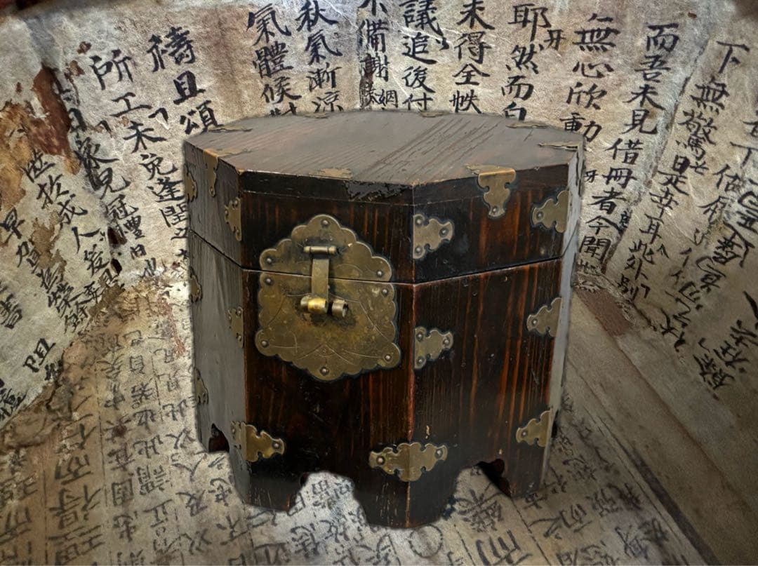 李朝家具 時代八角箱 内側紙張仕上