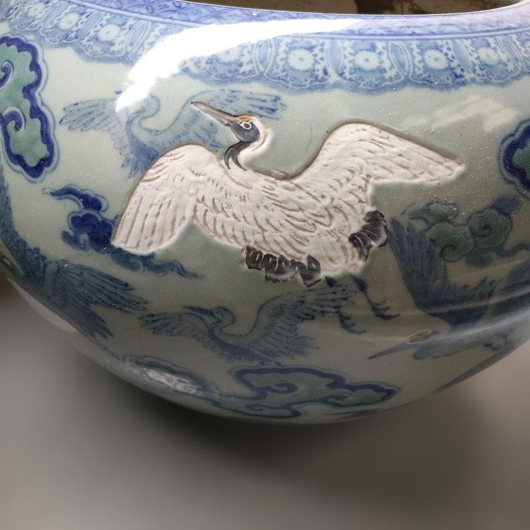 青白い雲模様の陶器火鉢　白鳥　丹頂鶴