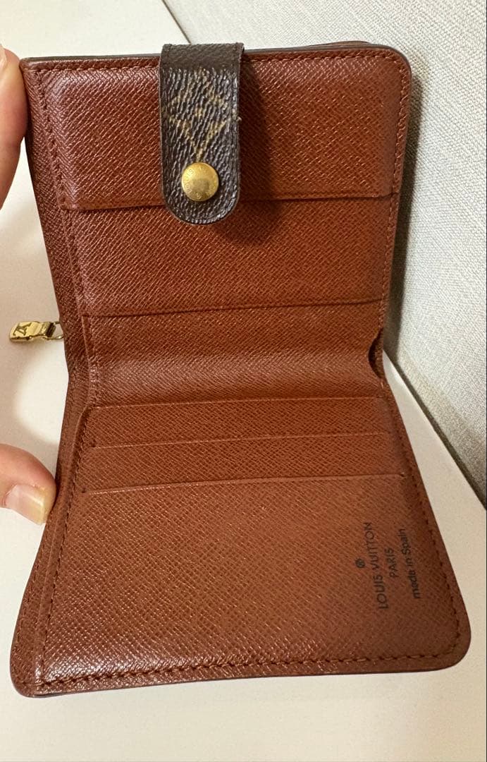 正規品 ルイヴィトン モノグラム 二つ折り財布 使用感あり 箱付