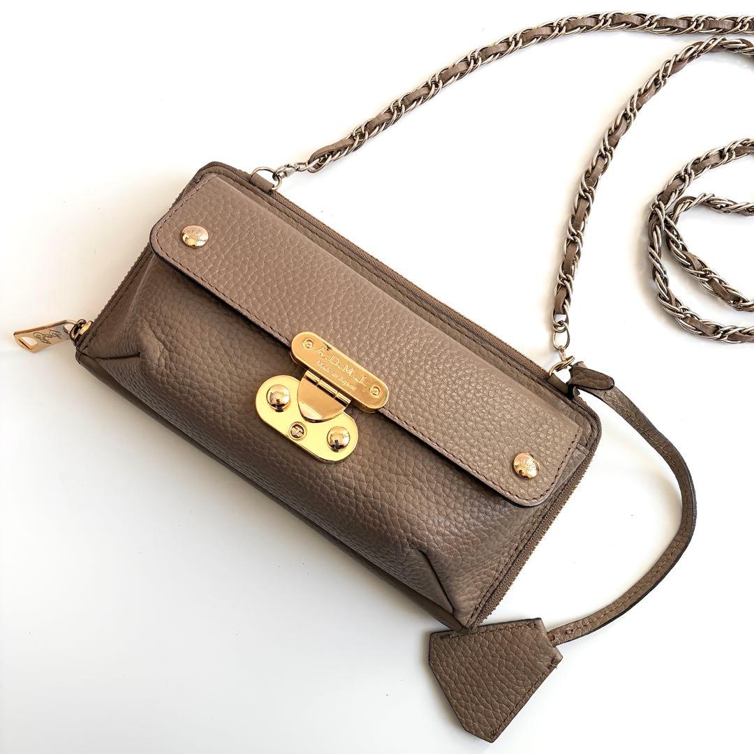 A.D.M.J. チェーン　ショルダーウォレット　レザー　グレー トープ ピンク