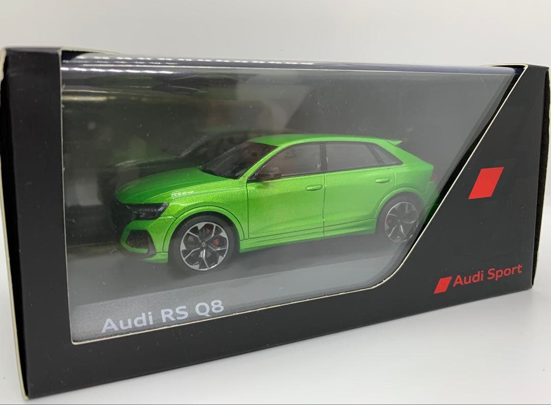 Audi Sport特注1/43 Audi RS Q8 Java Green