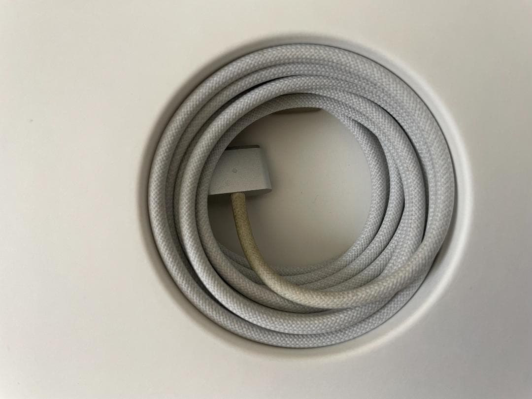 Apple MacBook Air 13.6インチ (A2681)