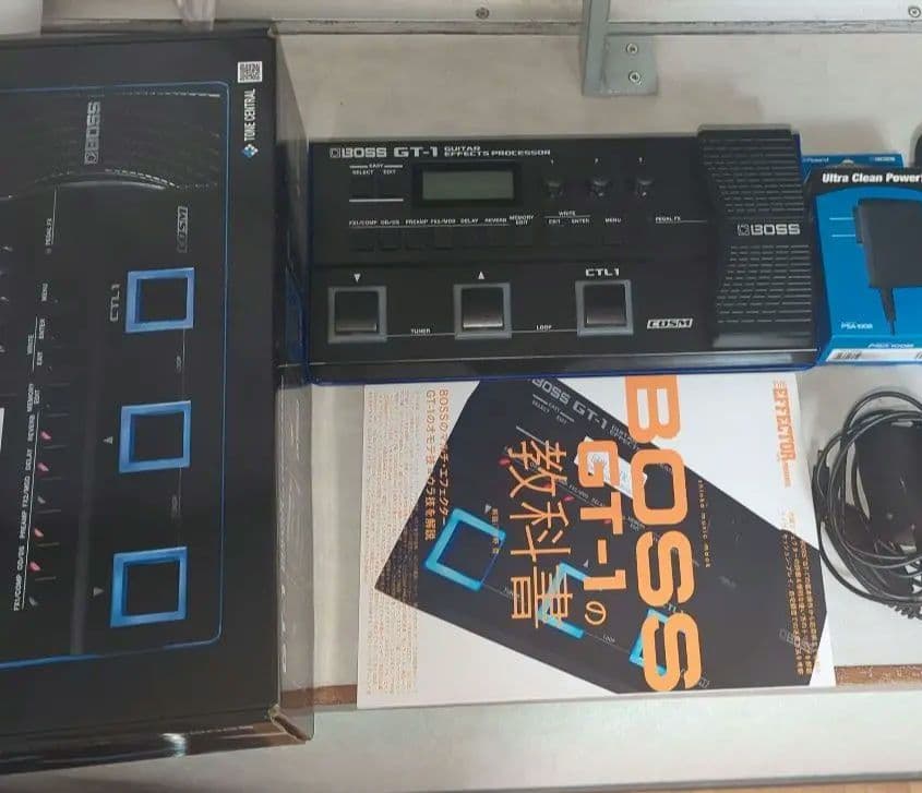 BOSS GT-1 マルチ | 純正アダプター、教科書付き