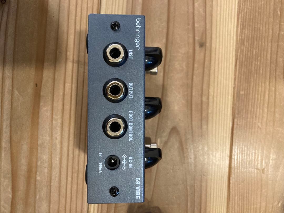 ギター BEHRINGER 69 VIBE