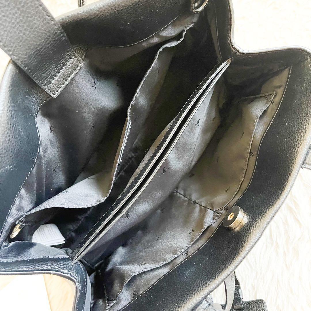 【美品】agnes b VOYAGE ハンドバッグ シボ革 ブラック チャームJ