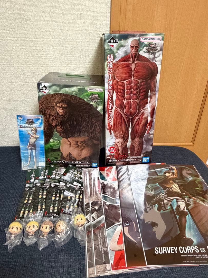 進撃の巨人 フィギュア＆グッズセット