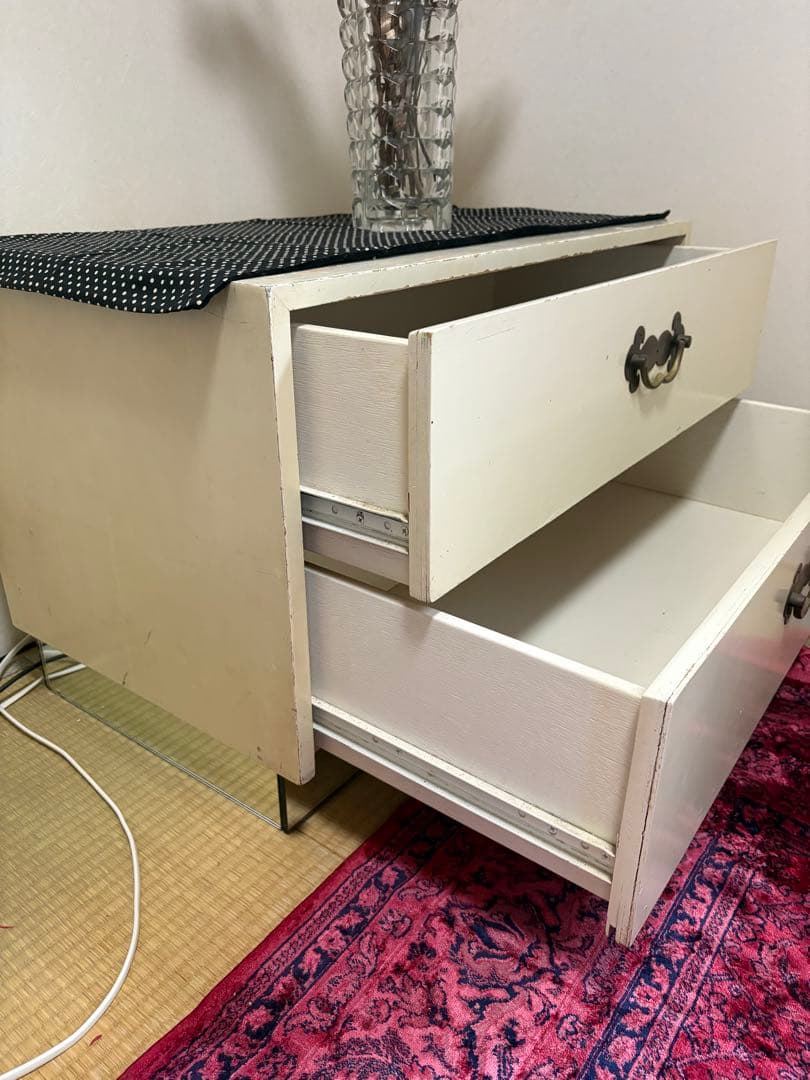 アンティーク　クラシックデザイン 木製タンス 2引き出し