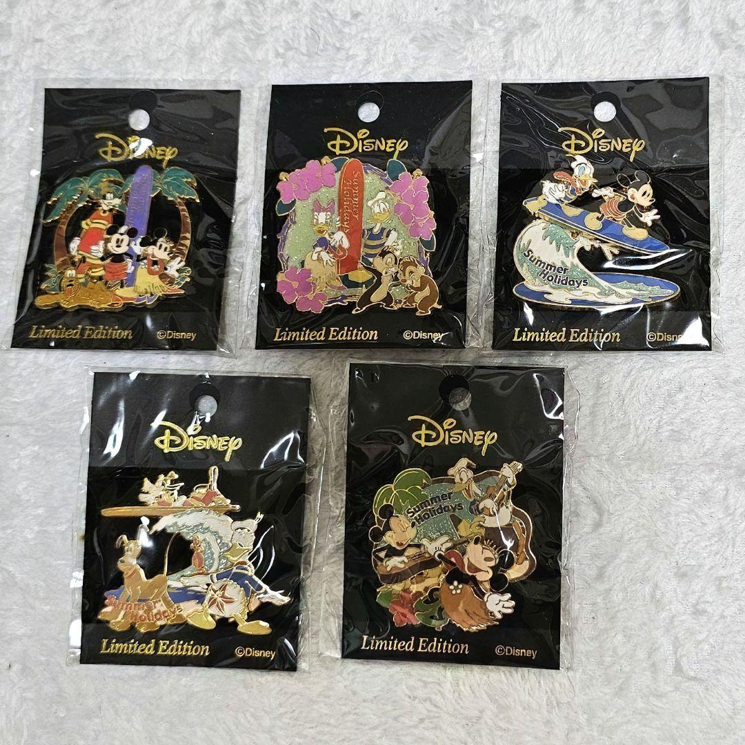 Disney ミッキー&フレンズ 限定ピンバッジ