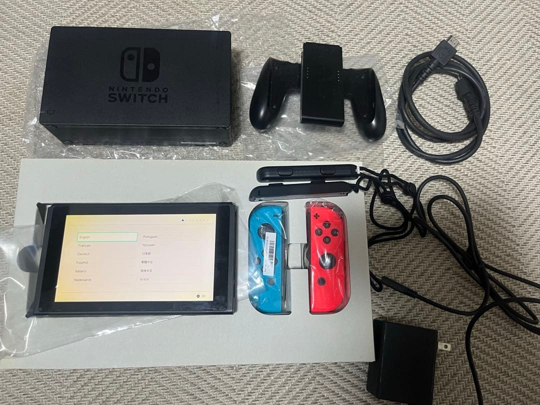 Nintendo Switch 青/赤 本体と付属品