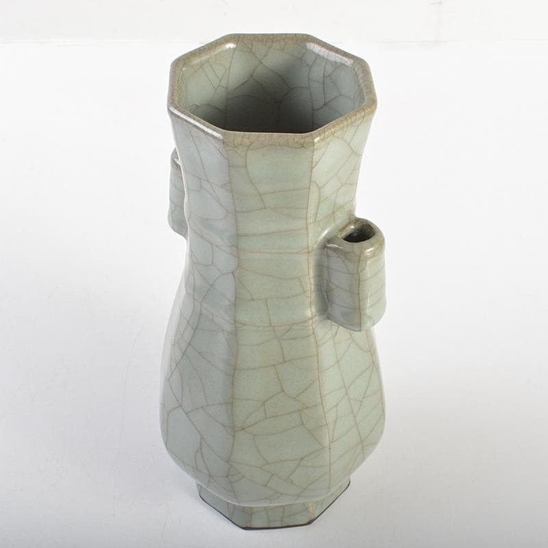 中国　汝窯　青磁　金絲鉄線　氷裂文　八角面取貫耳瓶　C　7395E