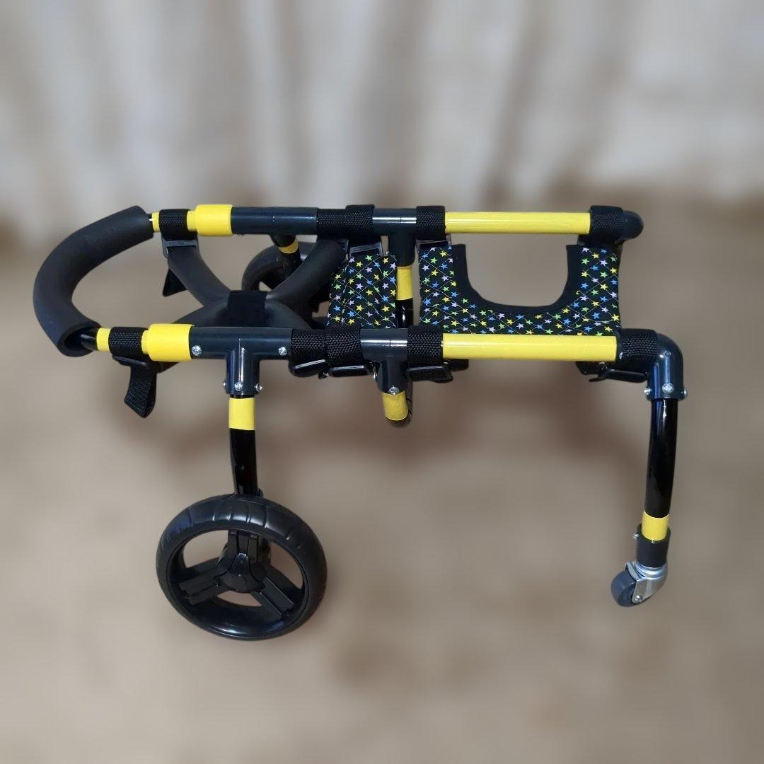 ワンちゃん4輪　リハビリ　食事補助　犬用車椅子　体制維持　犬の歩行器