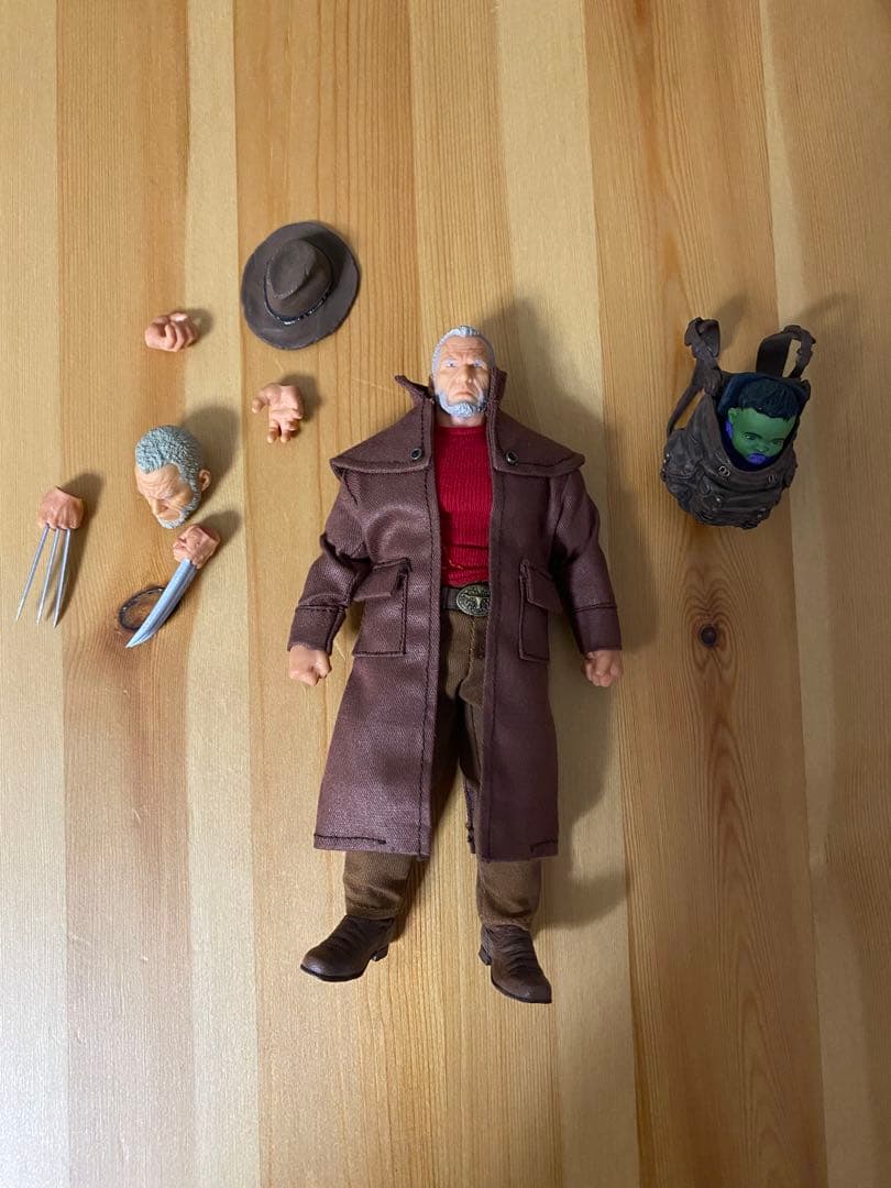 mezco メズコ ローガン necaカスタム アクションフィギュア