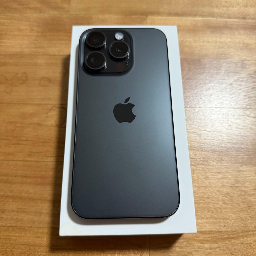 【美品】iPhone 15 Pro 128GB ブラックチタニウム