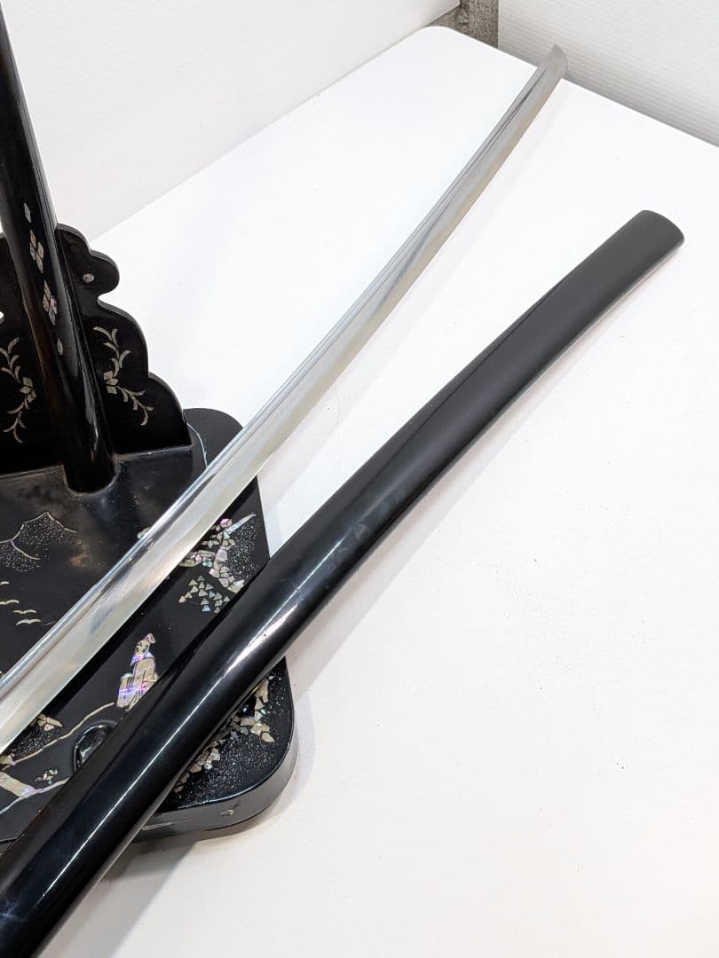 P865【模造刀】美術刀 短刀 脇差 刀掛け 刀袋付 豪華拵え 居合 コスプレ