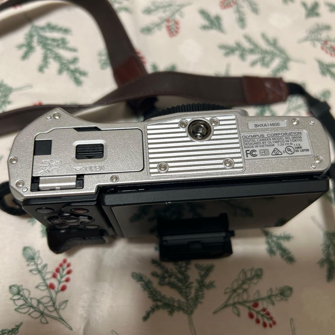 美品 オリンパス OM-D E-M10 markⅢ ダブルズームキット S492