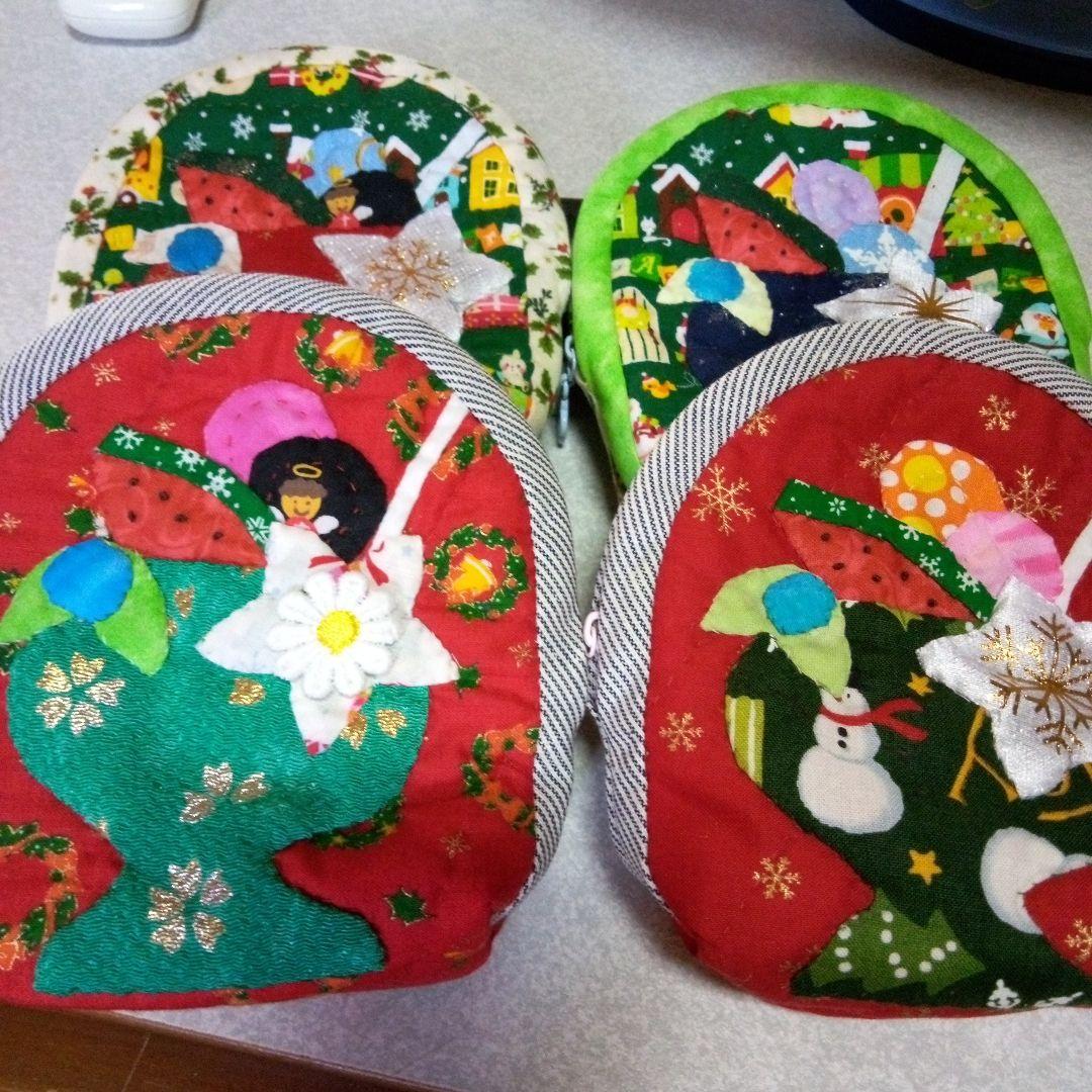 ハワイアンキルトクリスマスバージョンポーチ タラちゃんです。