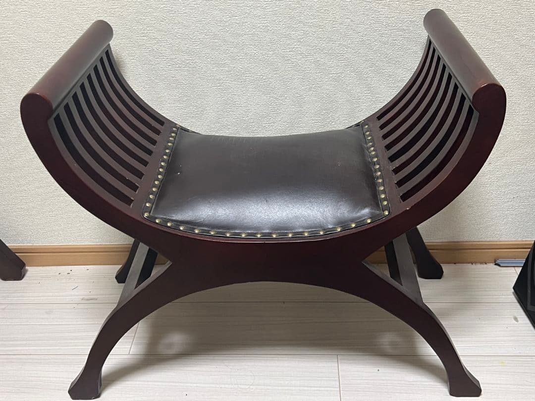 アンティーク 本革張りカルティニチェア