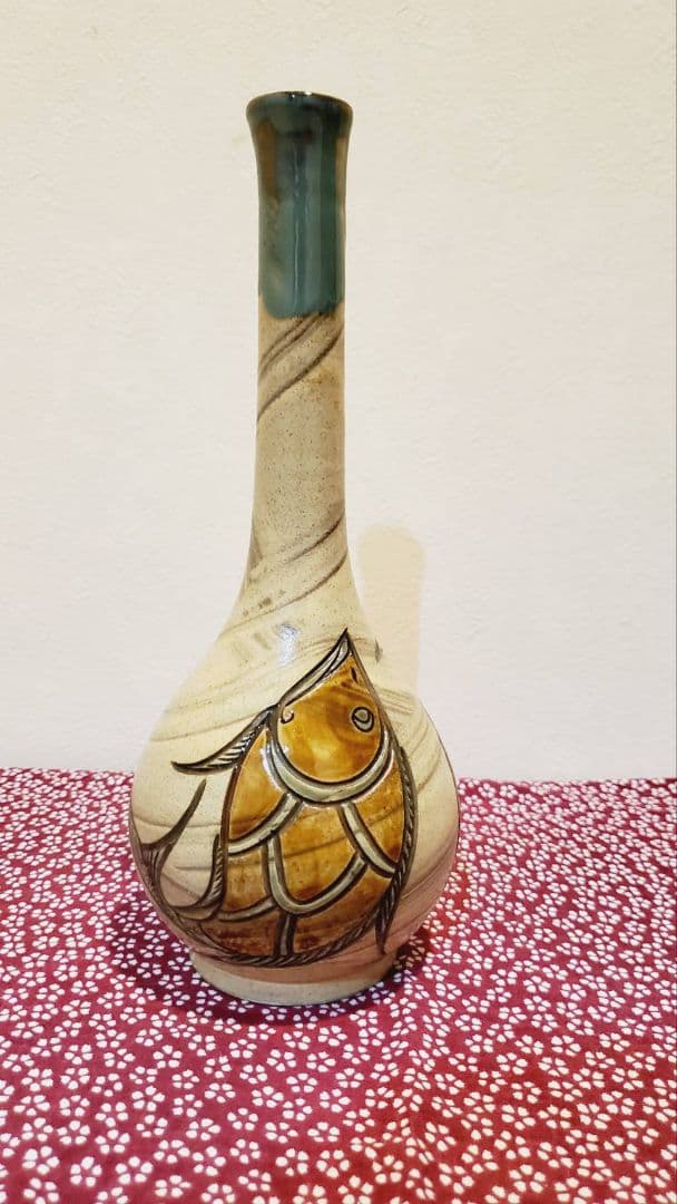 ➂宮城三成 ツル首壺 魚紋 骨董品 人間国宝 金城次郎孫