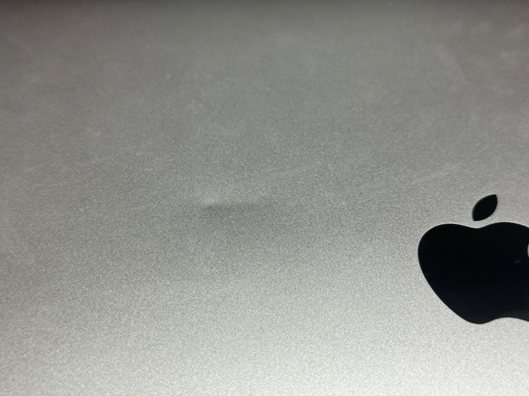 YJGH6 MACBOOK PRO 15インチ　2018