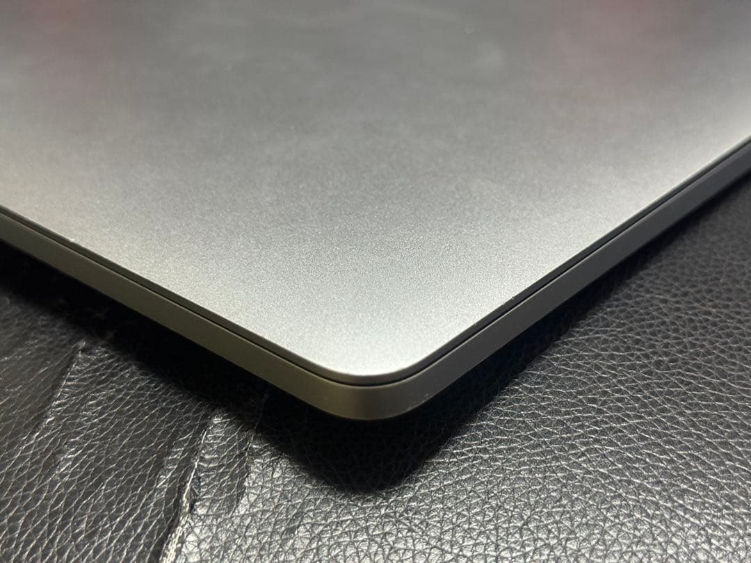 YJGH6 MACBOOK PRO 15インチ　2018