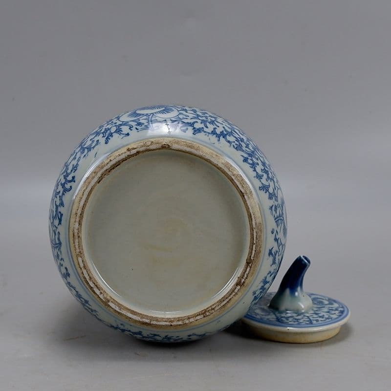 青花纏枝蓮紋四喜マクウリ缶 茶道具 景徳鎮 陶磁器 装飾品 工芸品 置物