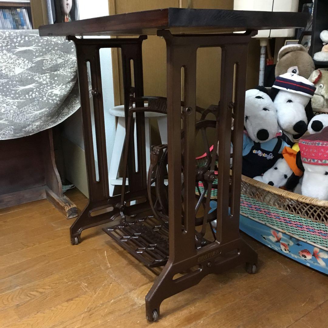 あやこ※アンティーク※BROTHER 足踏みミシン脚のテーブル　アイアン