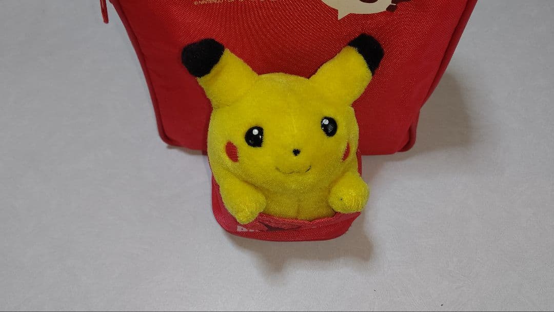 【激レア】NINTENDO ポケモン ぬいぐるみ付 リュック レトロ ピカチュウ