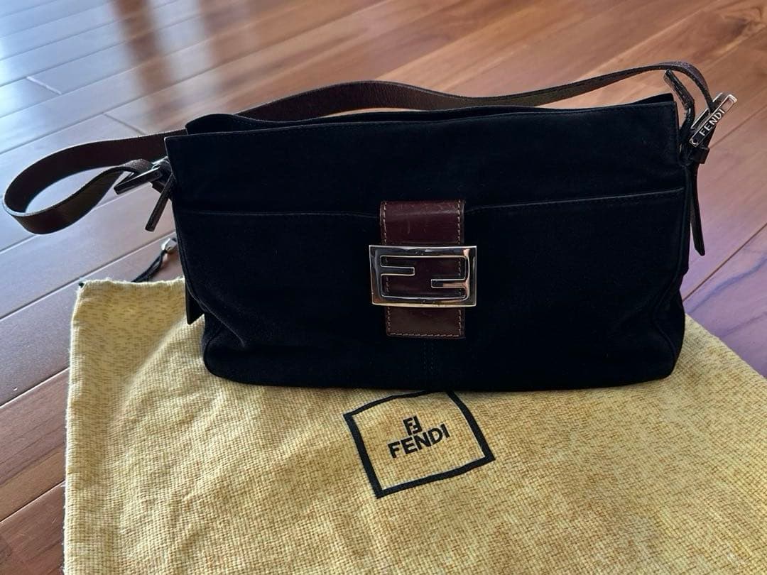 FENDI マンマバケット黒 スエード ショルダーバッグ