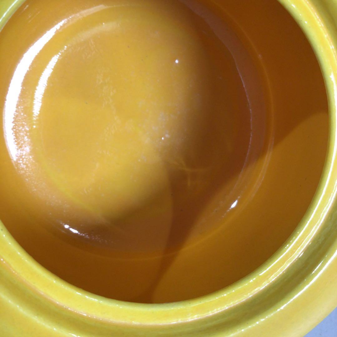 Ｐ２９８　香炉　『在銘』『黄交趾』『唐草文』『三ツ足香炉』　木箱　茶道具