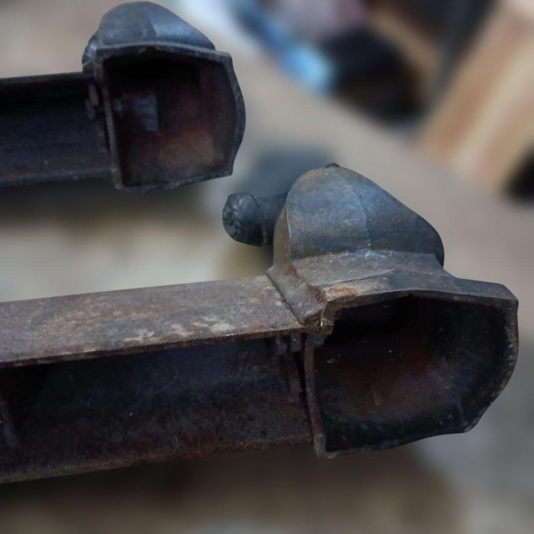 5107）ヴィンテージ　鋳鉄製のファイヤードッグ　ファイアドッグ　暖炉用品