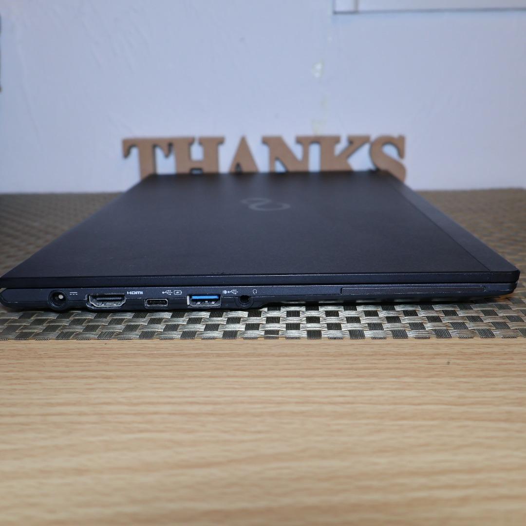 小型！Win11公式対応8世代Corei5/メ8G/SSD/無線/カメラ/FHD