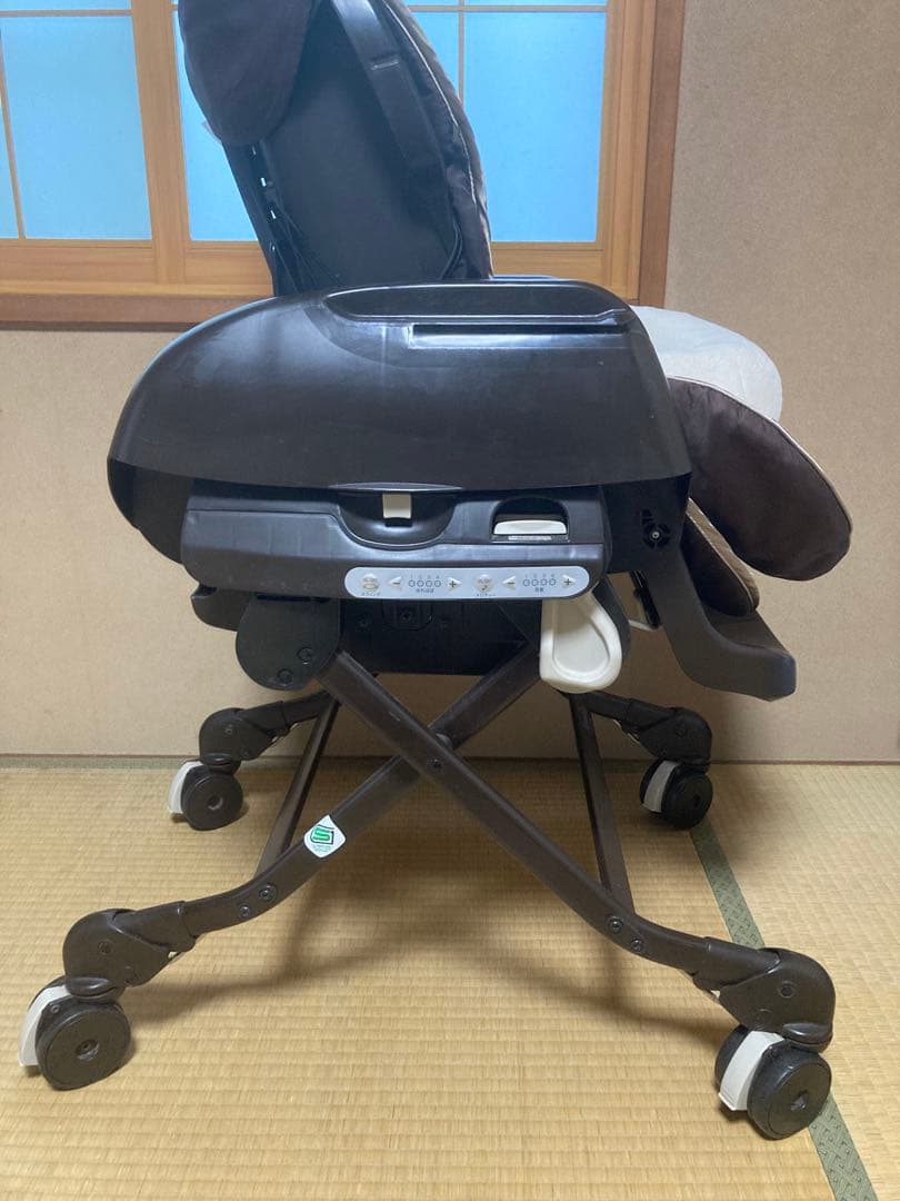 Combiネムリラ AUTO SWING CWLシリーズ ハイローチェア