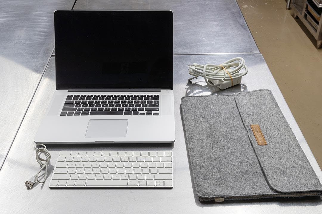 MacBookPro2015 15inch メモリ16GB おまけ付き