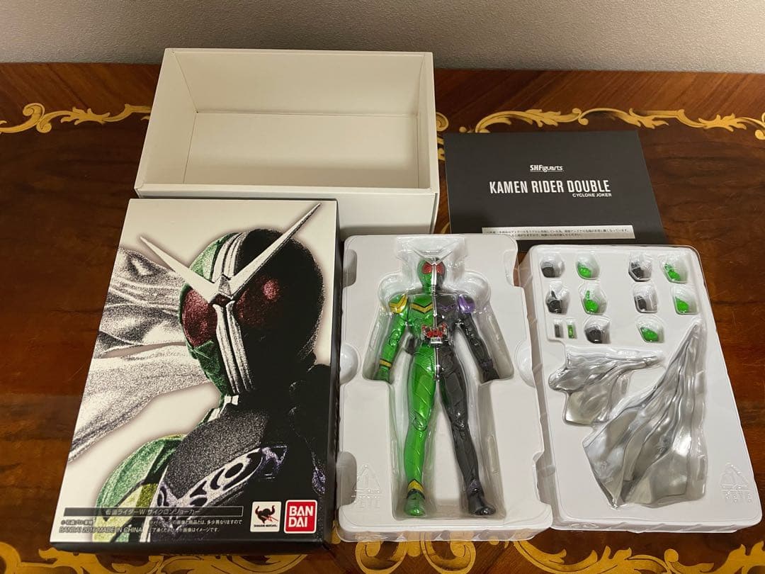 フィギュアーツ　真骨彫　仮面ライダー　W ダブル　サイクロンジョーカー