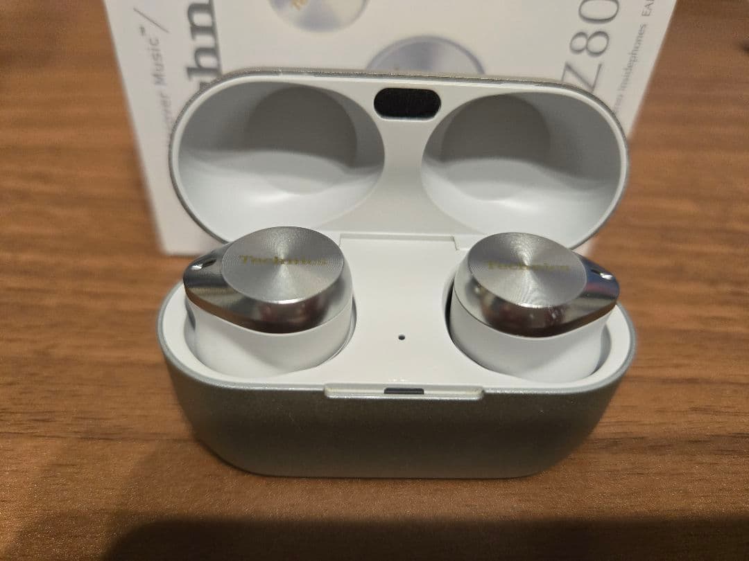 ワイヤレスイヤホン　Technics EAH-AZ80 シルバー