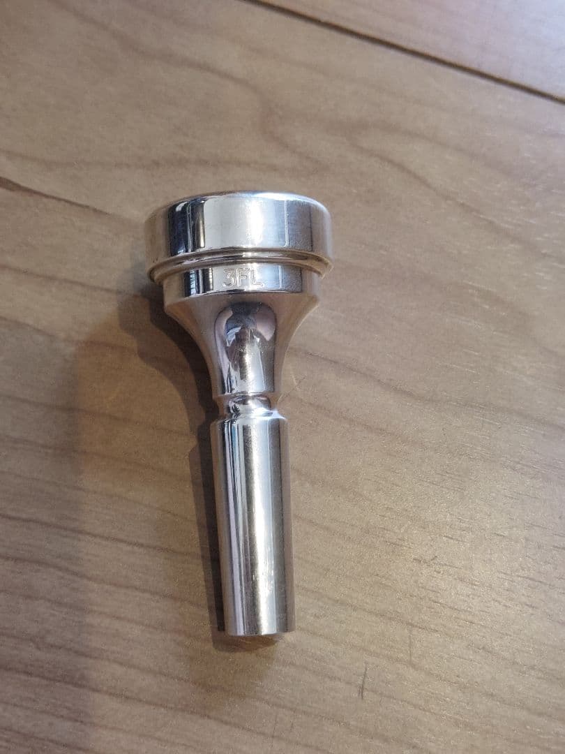 ア*ン様 デニスウィック　フリューゲルホルンマウスピース　　　　3FL
