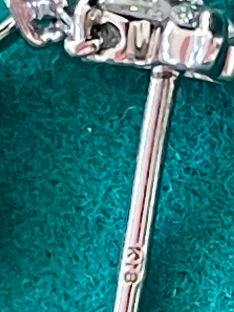 K18WGダイヤモンドピアス　1ct