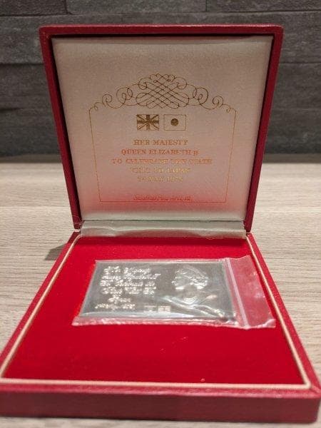 純銀 記念メダル 英国女王陛下エリザベスII世 2世 公式ご来日記念 元箱付き