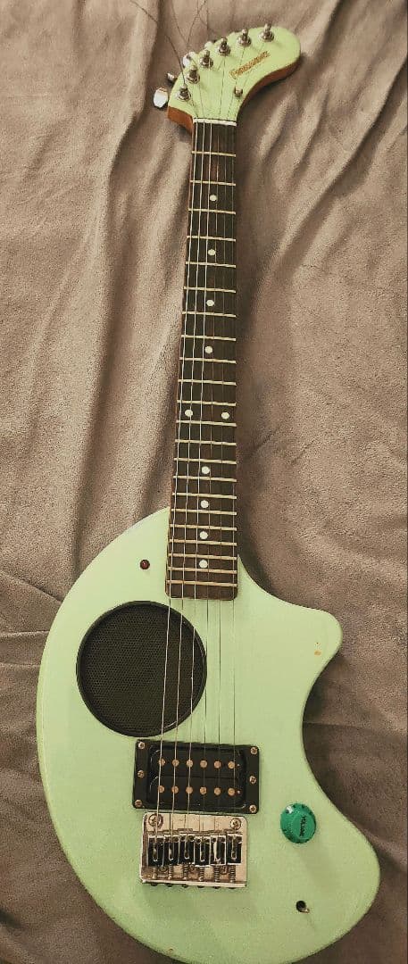 フェルナンデス ZO-3 グリーン アンプ内蔵ミニギター【ジャンク品】